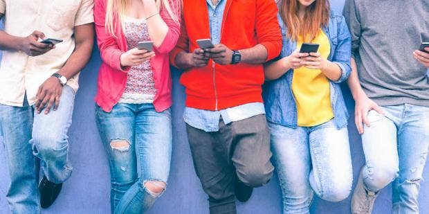 Who Is Emma Chamberlain 6 Facts And Details About The Youtube Star Yourtango