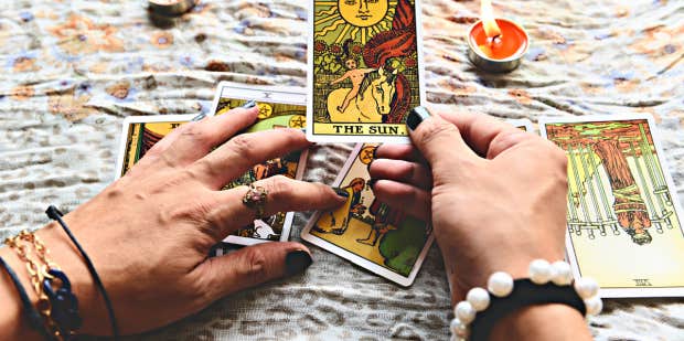 Every Zodiac Sign's Tarot Horoscope For April 19, 2023 - Vimarsana News