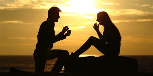 man proposing to woman