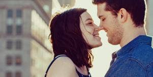 4 Things People In A Relationship Need To Do Separately In Order To Be A Happy Couple
