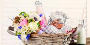 31 Best Hostess Gifts For Summer