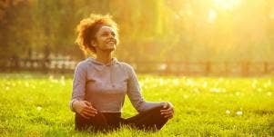 How To Deal With Anxiety & Anxious Thoughts Without Medication 