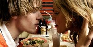 couple at chain restaurant
