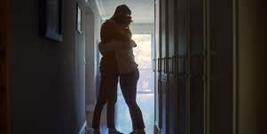 13 Signs Your Love Is FAILING (And It's Time To Break Up)
