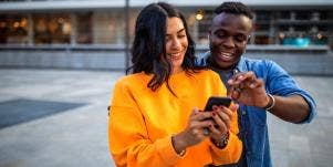 The 20 "Golden Rules" Of Using Technology In A Relationship