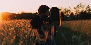 couple kissing