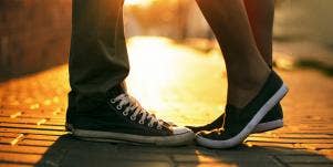 shoes touching