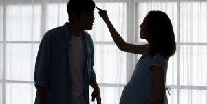 pregnant woman fight with husband because of unvaccinated in-laws