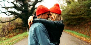 couple hugging 