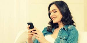 woman sexting