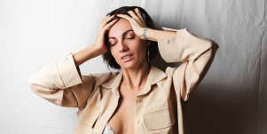woman shaking her head