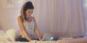 zoella on computer