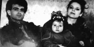 B&W photo of family of refugees fleeing Soviet invasion 