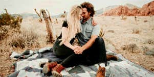 things happily married couples do without being asked