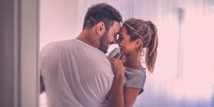 couple kissing