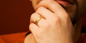 married man wedding ring