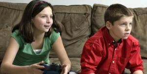 kids playing video games