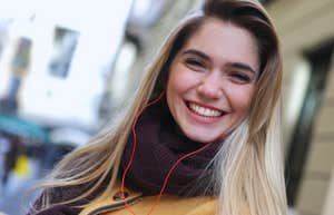 Woman who is the happiest person removes these thoughts permanently from her life.