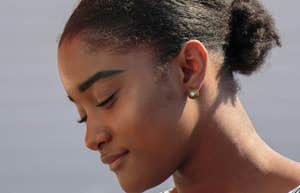 Woman controls her anxiety.