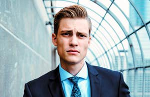 signs someone not intelligent 