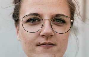 Simple Signs Of Sociopathy That Show Up In Everyday Behavior Woman notices signs of sociopathy in everyday behavior.