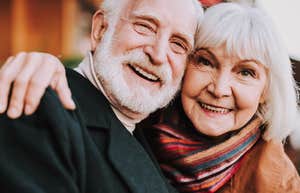People Who’ve Been Together For Decades Say These 6 Unromantic Truths Are Why Marriage Is So Good