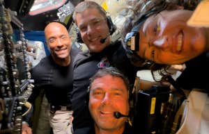 astronauts on board artmeis ii