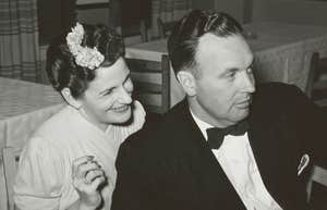 10 Black-And-White Love Stories From Hollywood’s Golden Age That Couples Still Swoon Over