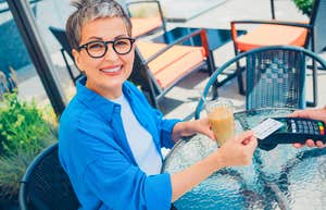 People Who Leave Generous Tips Whenever They Can Usually Share 11 Personality Traits