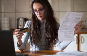 adult daughter blames parents financial problems 