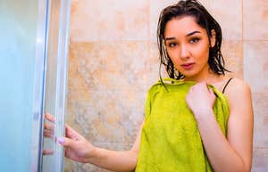 Distinct Personality Traits Of People Who Prefer Long Showers & Short Conversations
