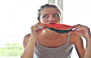 What To Eat (And What To Avoid) If You Have Endometriosis