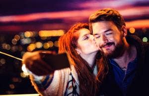 how to act on a first date