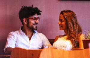 How To Be Charming: A Guide To Chivalry For Men And Women In Relationships