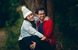 How To Read Body Language Signs A Guy Likes You