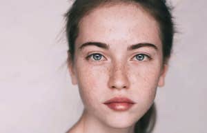 woman with freckles