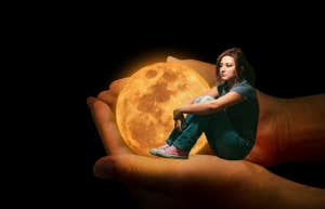 3 Zodiac Signs Who Are Most Likely To Breakup During This Week's Full Moon