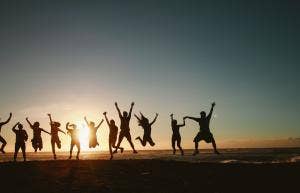 3 Zodiac Signs Whose Friendships Improve During Moon Sextile Jupiter Starting January 29, 2022