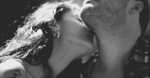 Resultado de imagen de kiss neck girls gif